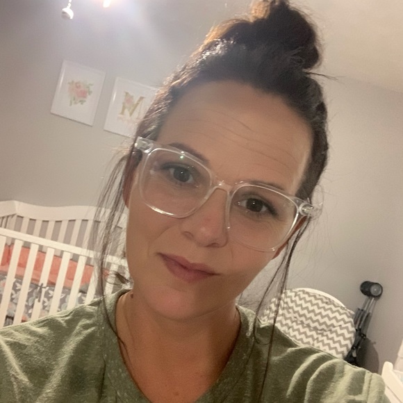 Meet ur Posher, Melissa - Picture 3 of 9